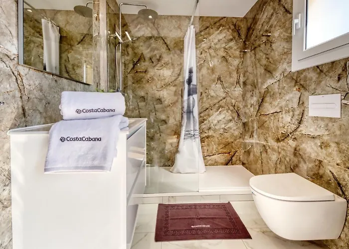 Costacabana - La Luna Villa *